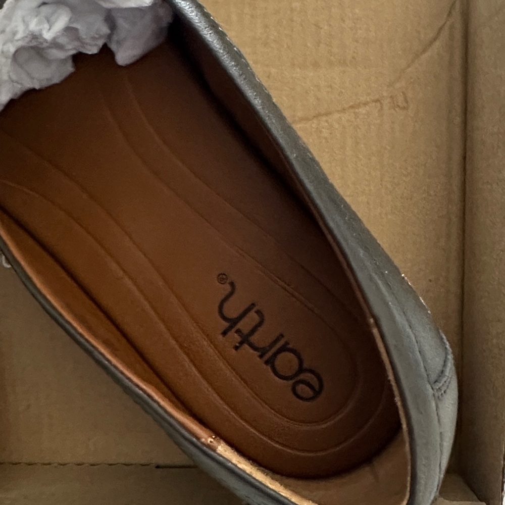 Earth Espresso Leather Women's Loafers - Picture 6 of 9